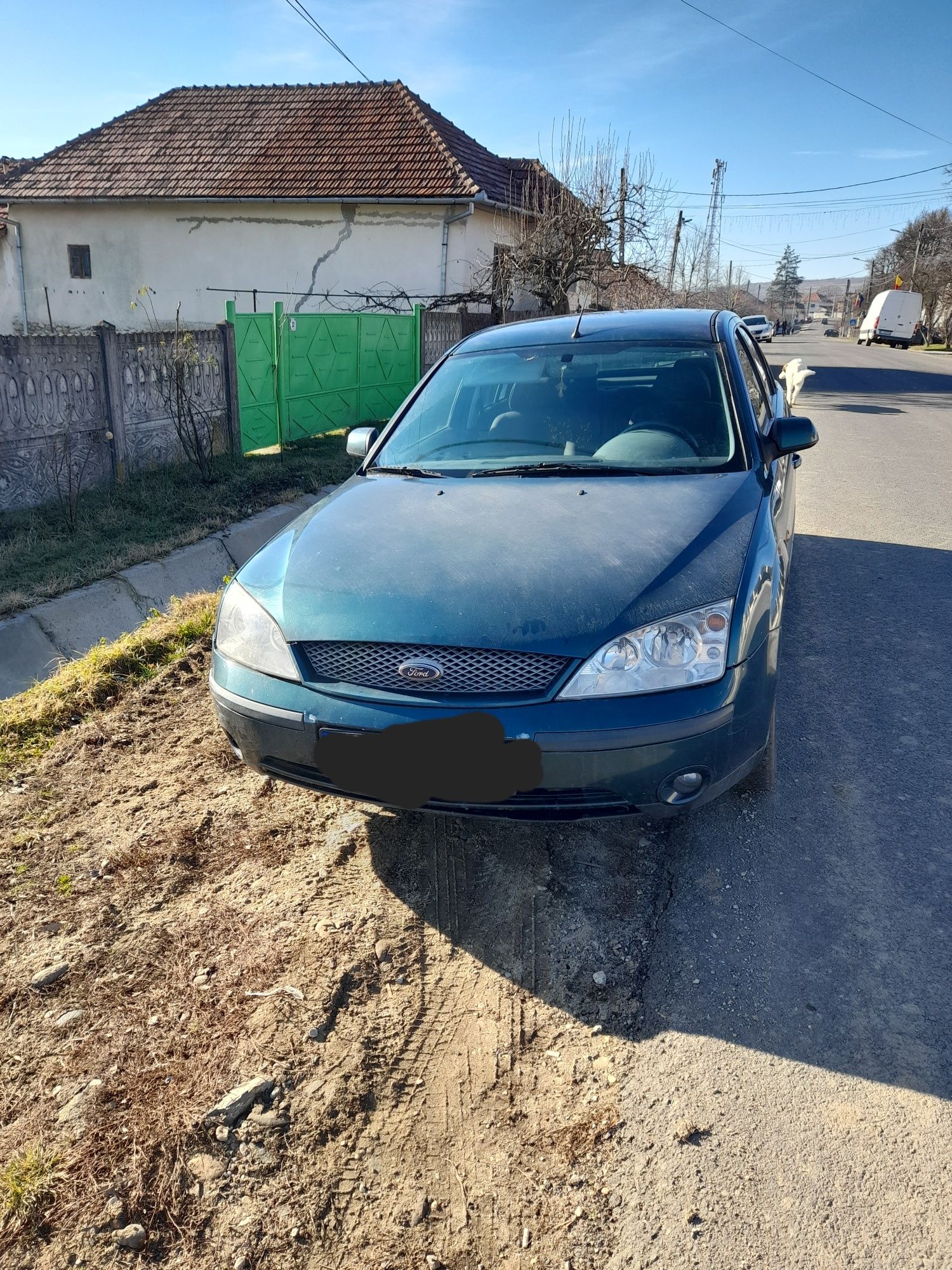 Vând Ford mondeo