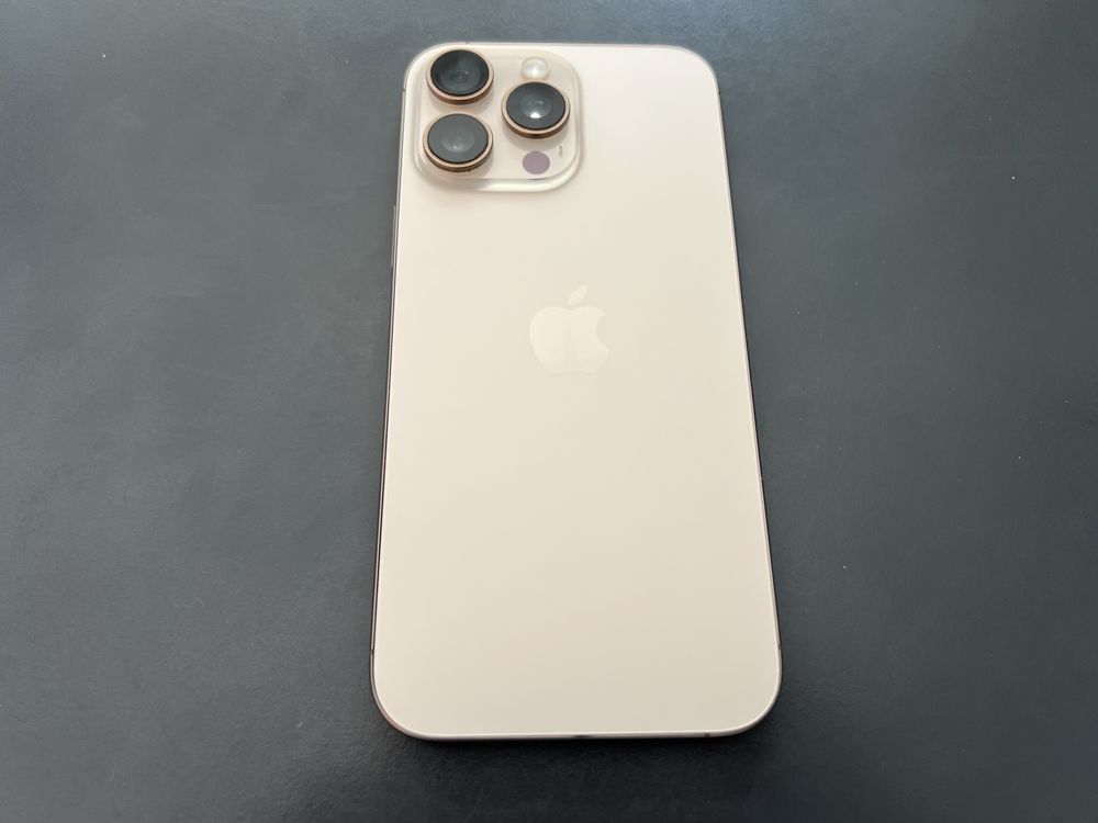 Продавам Apple iPhone 16 Pro Max 256GB