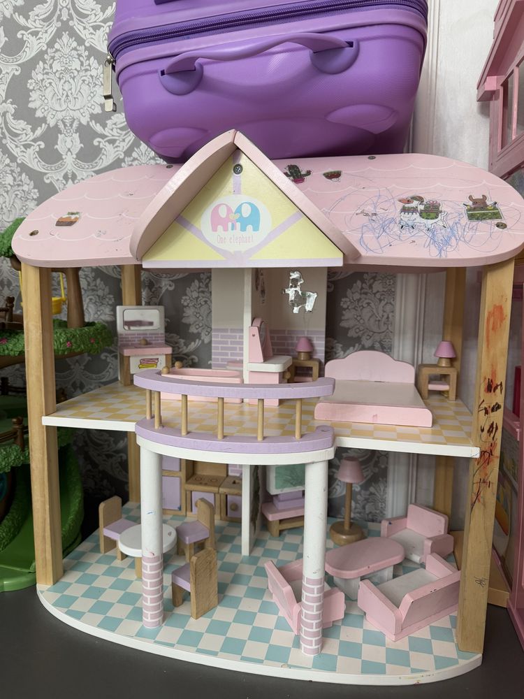 Игровой домик для кукол из дерева