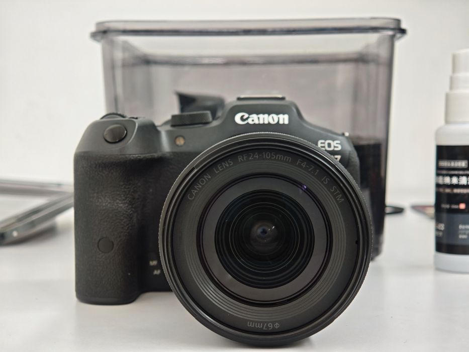 Canon R7 + RF 24-105mm + 4 батерии + 2 карти памет – комплект