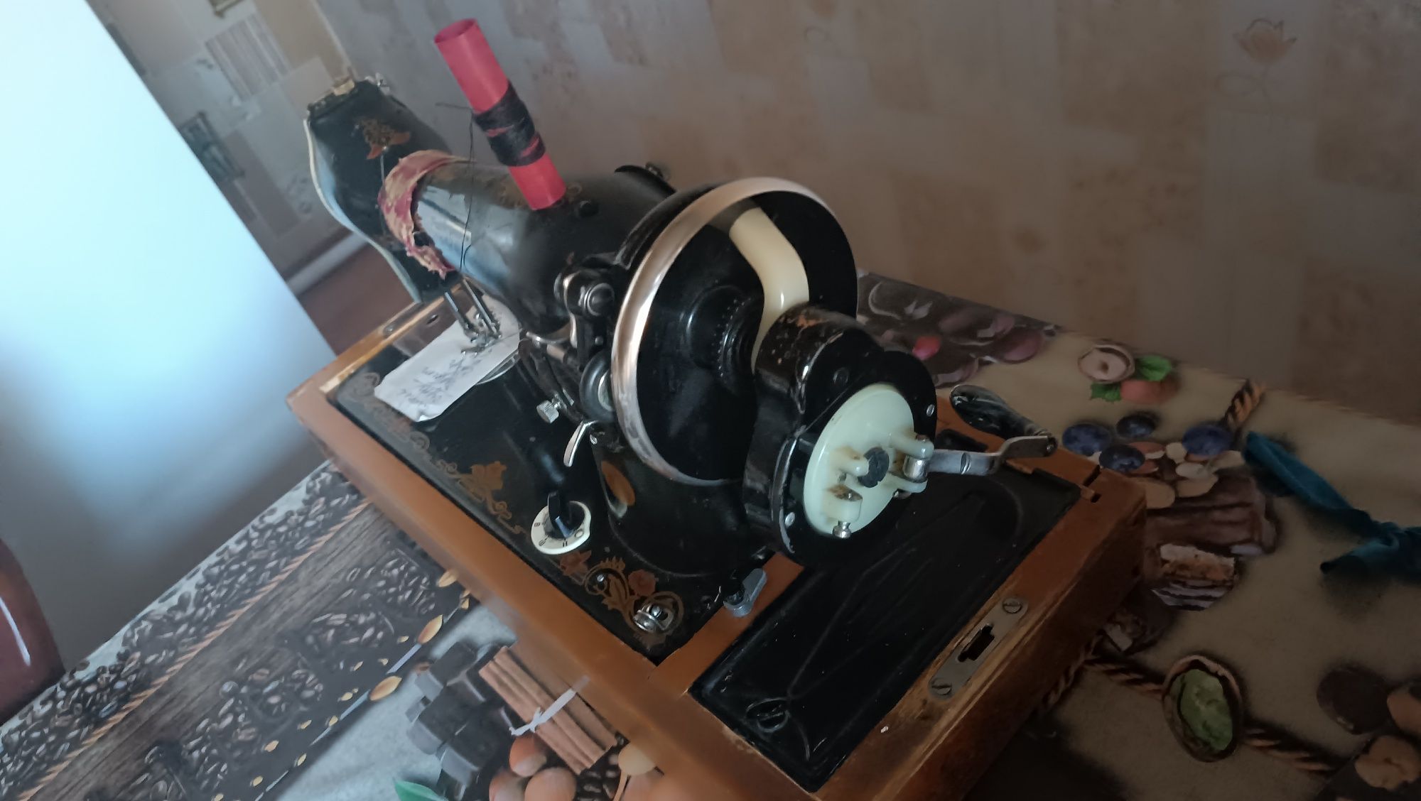 Продаётся швейная машинка ручная