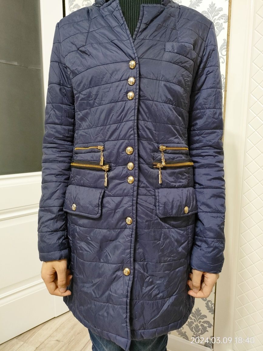 Куртка женская ("Кербез") Размер 42-44 Состояние - идеал.