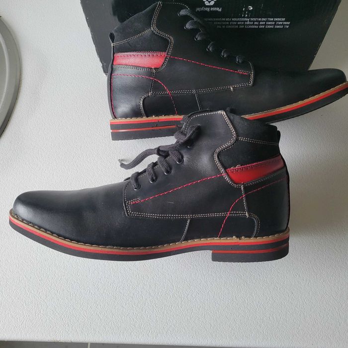 Ghete barbati piele naturala 42 negru cu rosu noi