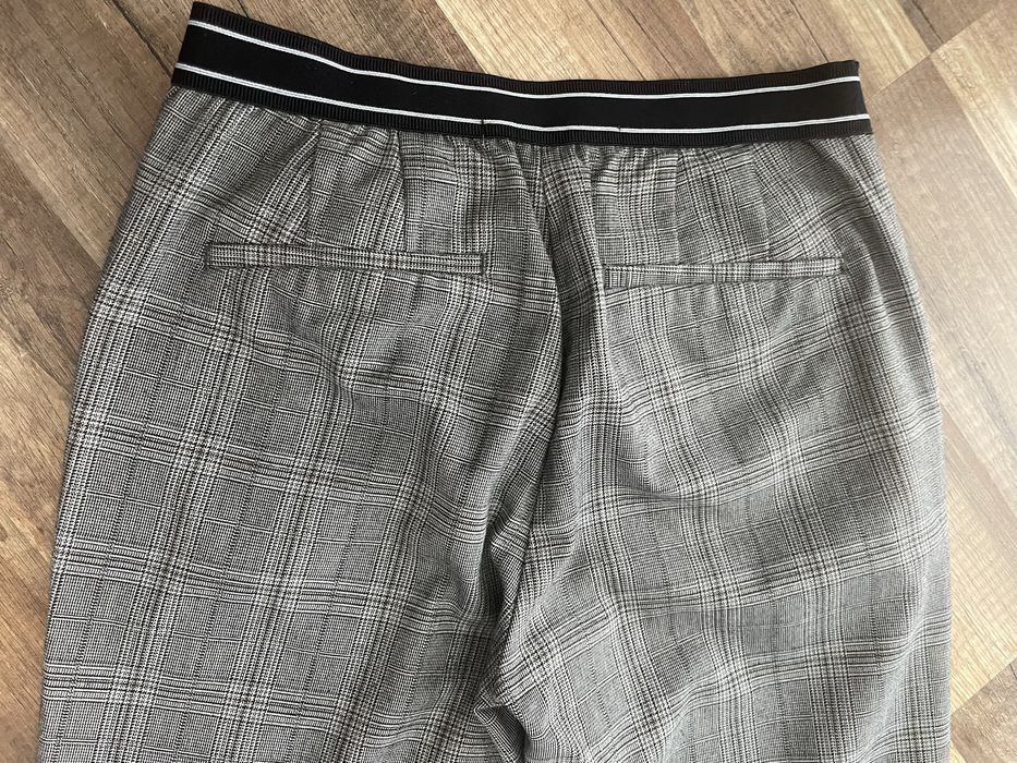 Панталон каре на Zara