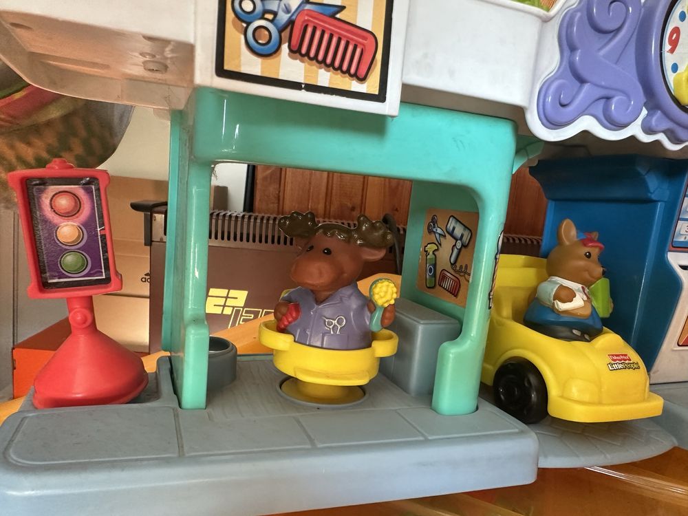 Детски играчки: Fisher Little People Animalville Town Center, Play-Doh