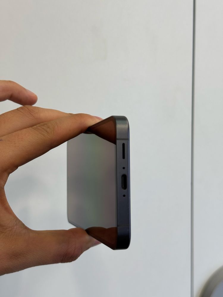 Продавам отличен Samsung S24 FE 256GB