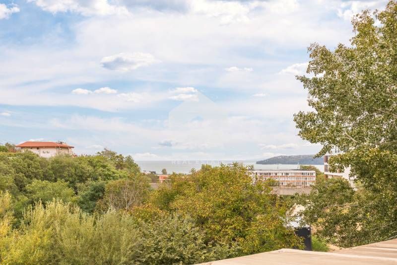 Продава се Тристаен апартамент в Варна, Бриз - 132 кв.м за 2500 €/кв.м - Снимка #4