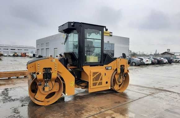 Двухвальцовый вибрационный каток CAT [CB7]