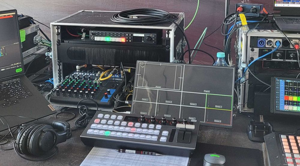 KIT MIXER AUDIO VIDEO PROFESIONAL filmare si transmisie cu 8 camere