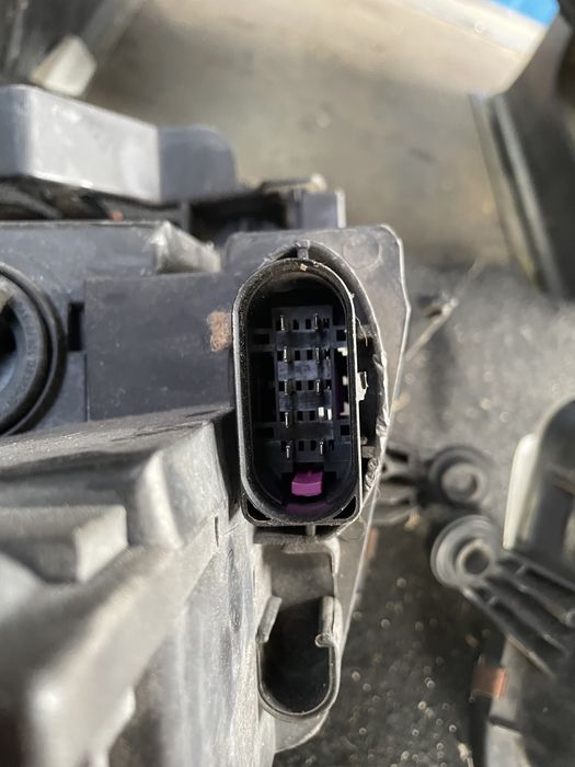 Оригинални фарове за vw тоуран цената е за 1- брой