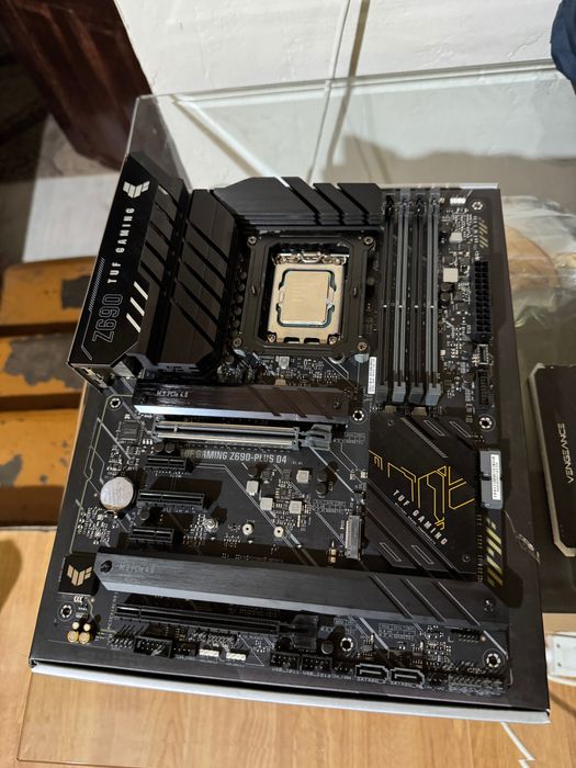 Procesor Intel 5 12600KF, placa de baza ASUS Z690-PLUS D4 and more