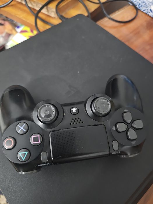 PS4 Slim 500GB + Controller– 600 lei