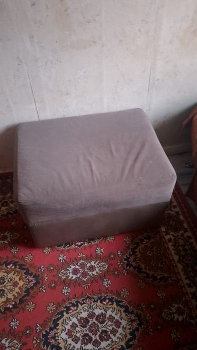 Продам пуфик в хорошем состоянии