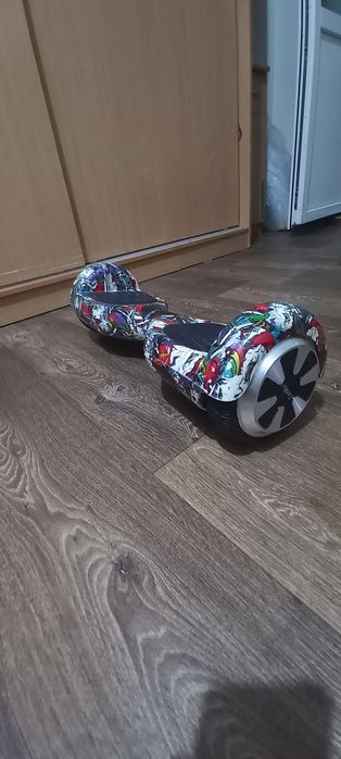 Продам гироскутер в отличном состоянии зарядка в комплект