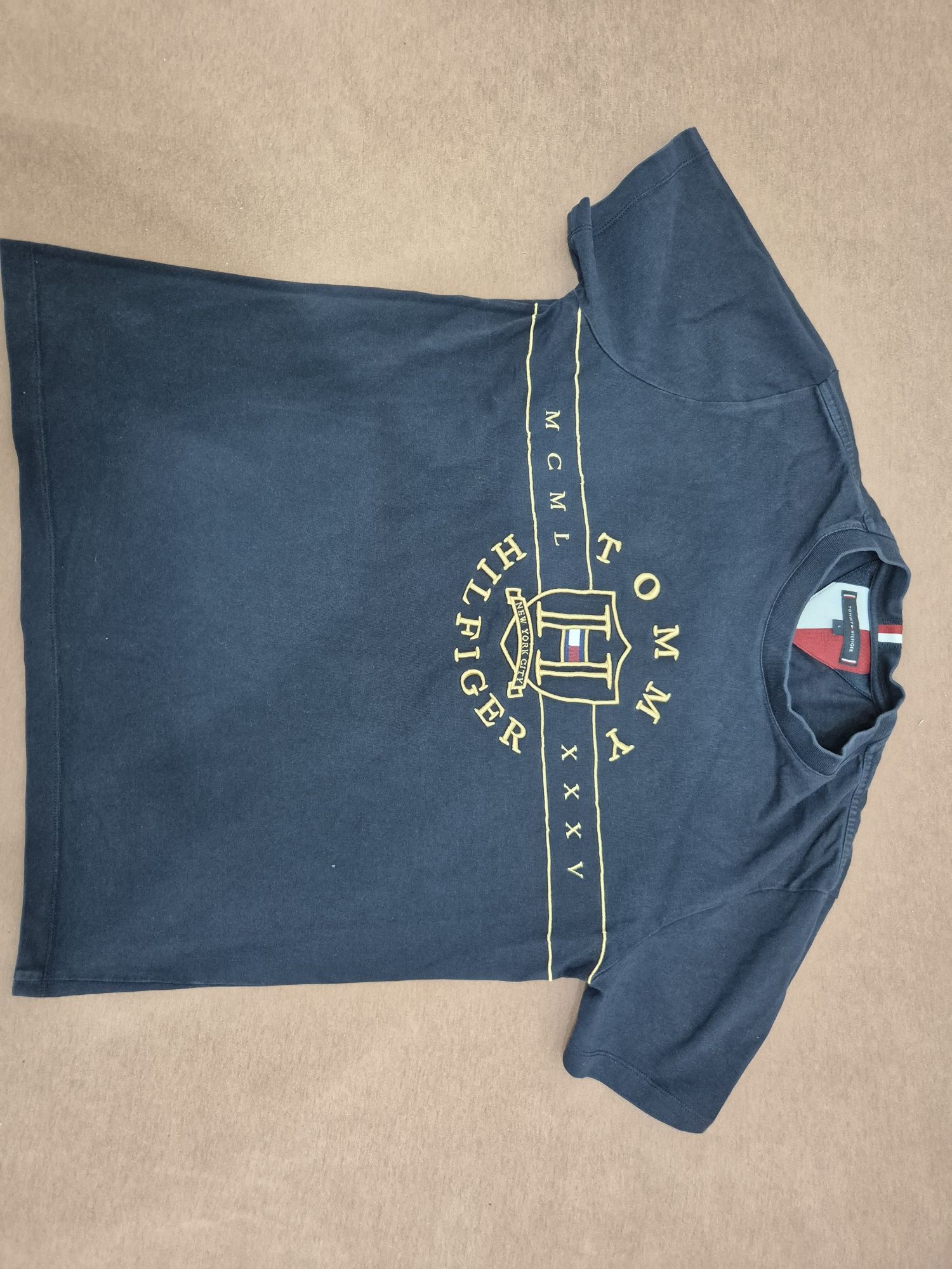 Очки Tommy Hilfiger