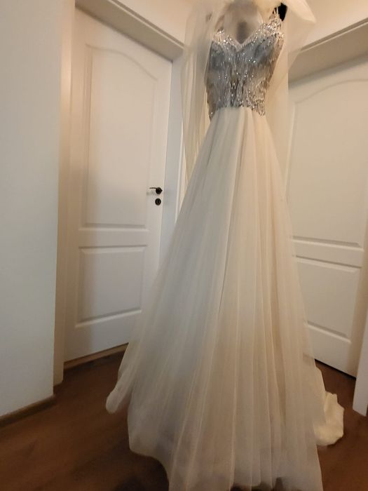 Rochie de mireasa ivoire