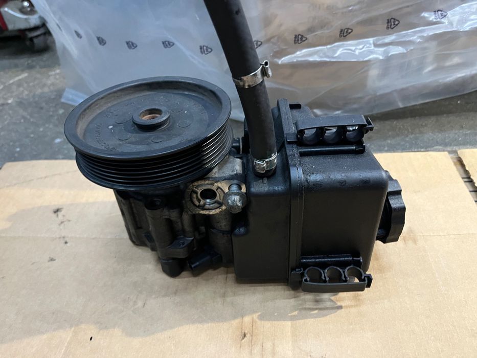 Хидравлична помпа Мерцедес OM651