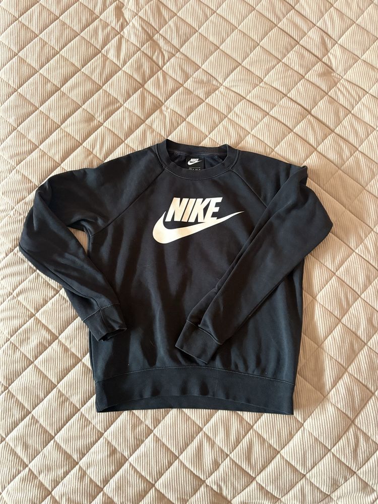 Суитшърт Nike Sportswear Essential ХС 29лв НОВ