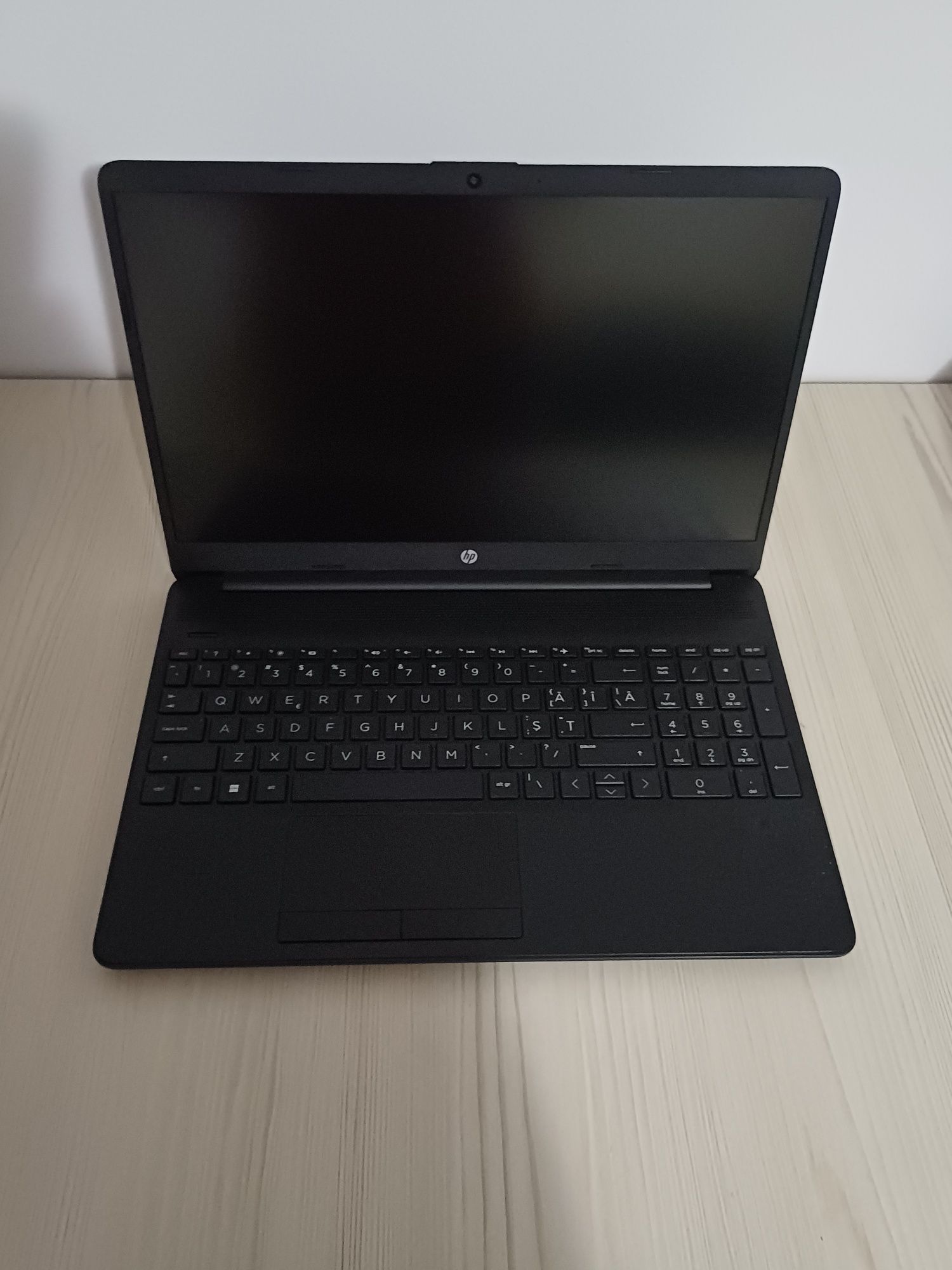 Vând laptop HP 15 s pt piese