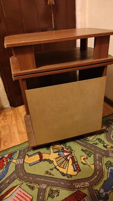 Comoda TV cu blat rotativ