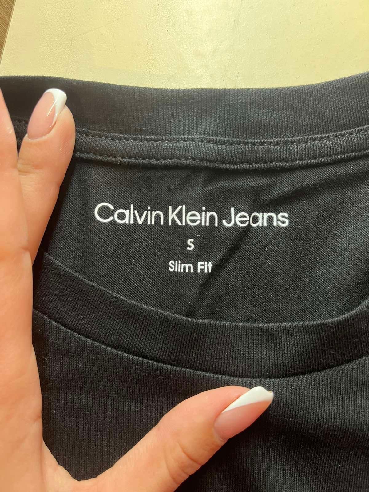 Оригинална нова тениска на Calvin Klein
