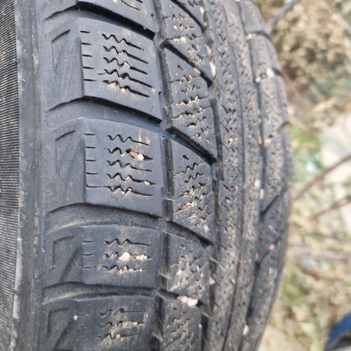 Продам зимние шины