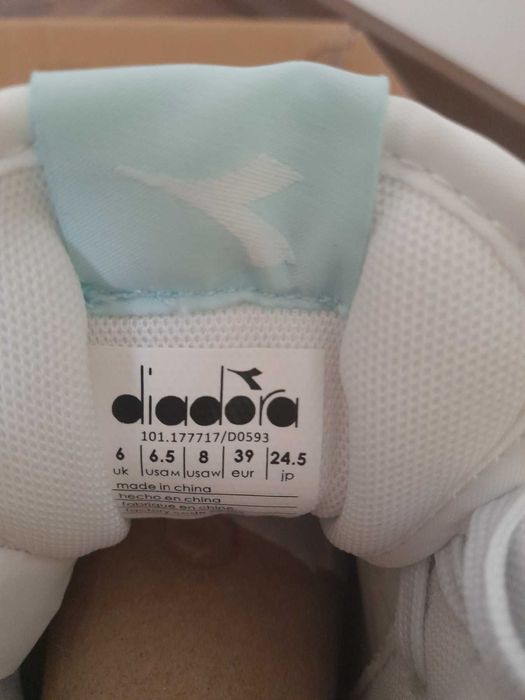 Нови обувки  Diadora 39