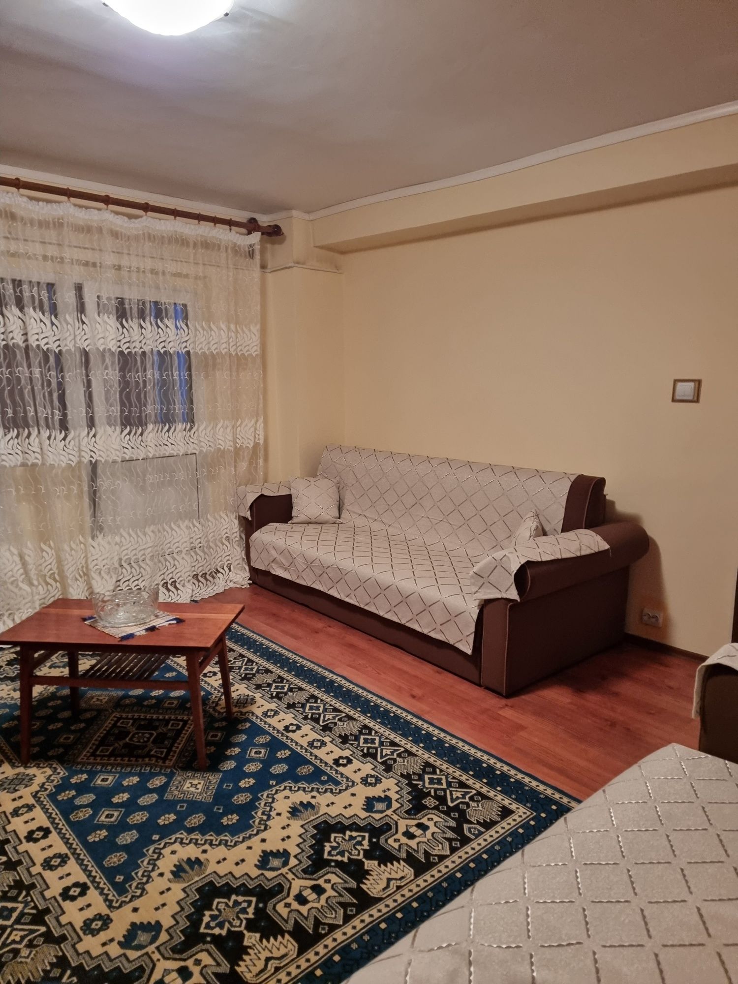 Închiriere apartament zona democratiei