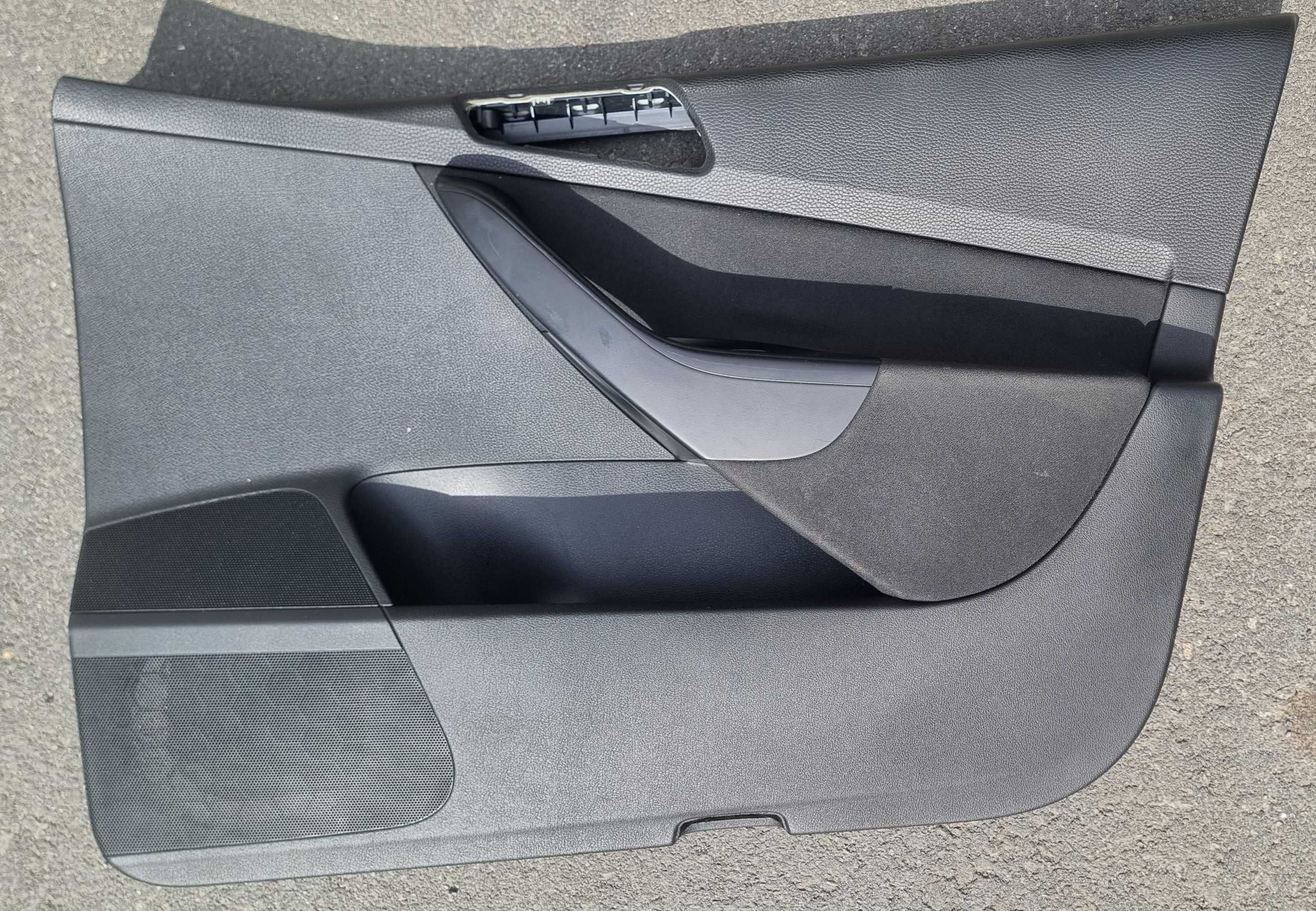 Кори на вратите за VW PASSAT 6 . Тапети врати Пасат 6