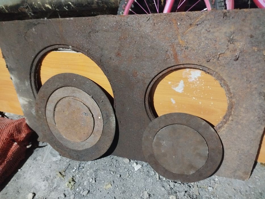 Плита на печь в комплекте.