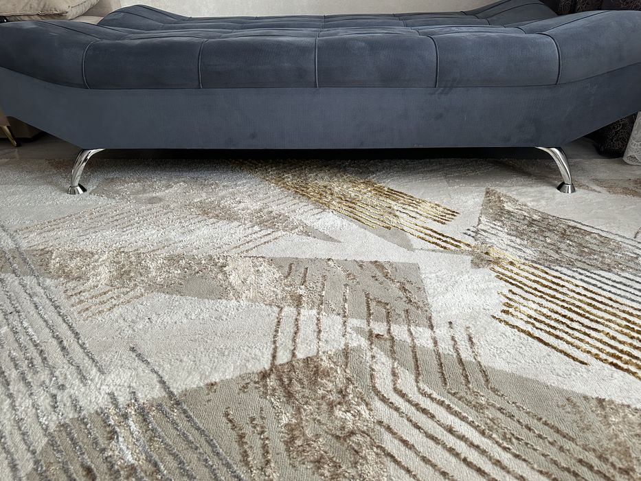 Диван в синем цвете