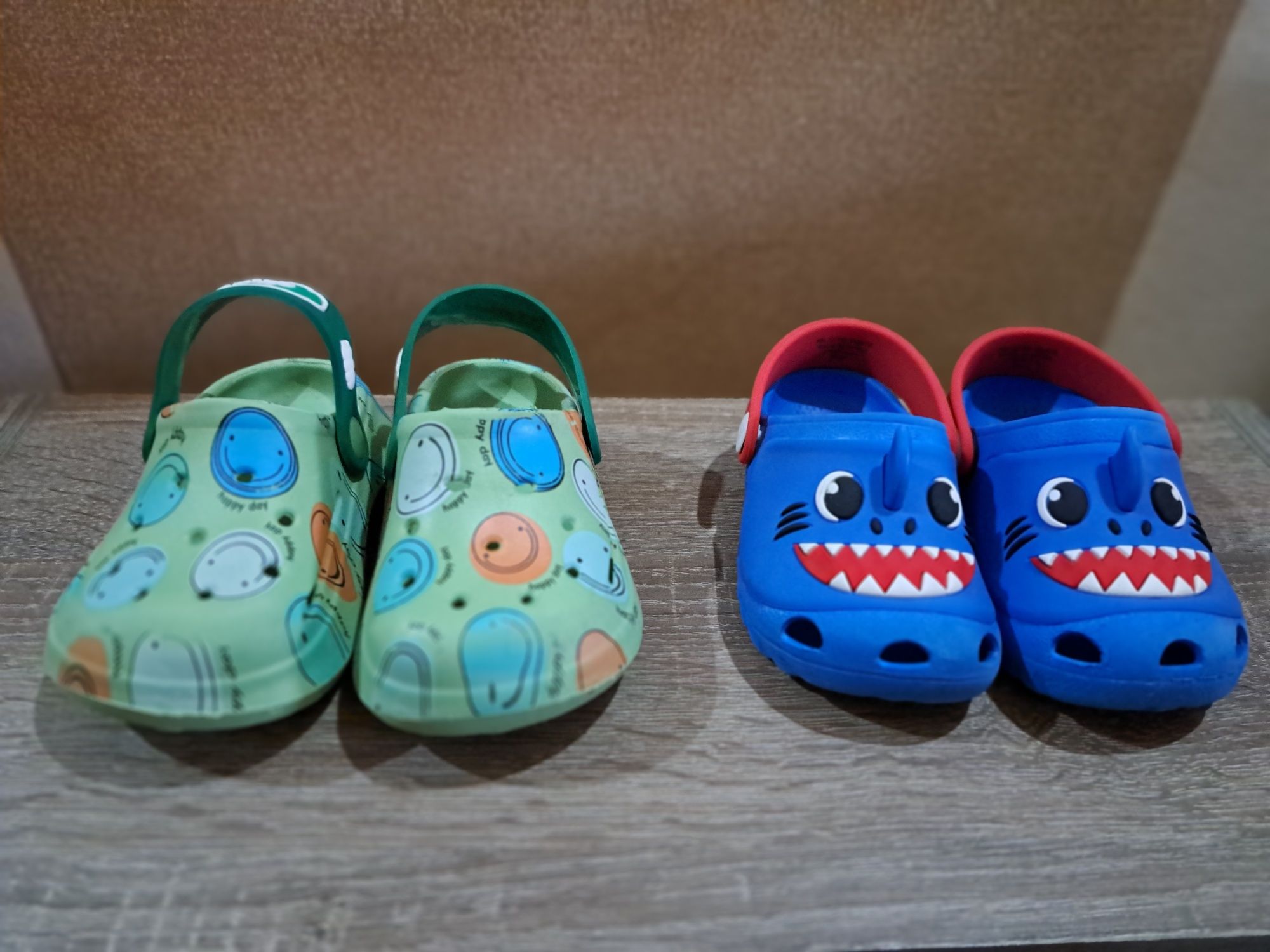 Saboți / papuci tip crocs