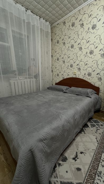 Двуспальная кровать с матрасом