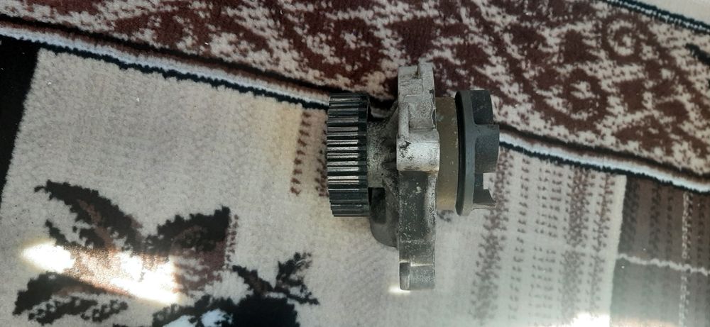 Помпа на Пассат б5, ауди 100