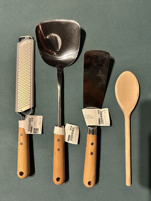 Vand Set 2 rasnite pentru sare si piper,lemn,nou