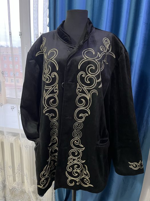 Мужской национальный пиджак
