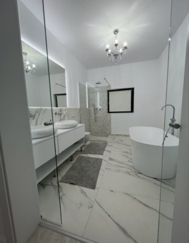 Proprietar inchiriez casa lux mobilata/utilata complet