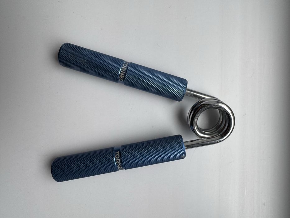 Эспандер кистевой Torneo 45 кг