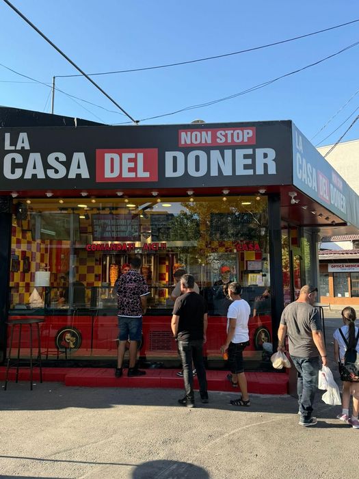 Vand shaormerie zona piața Gorjului