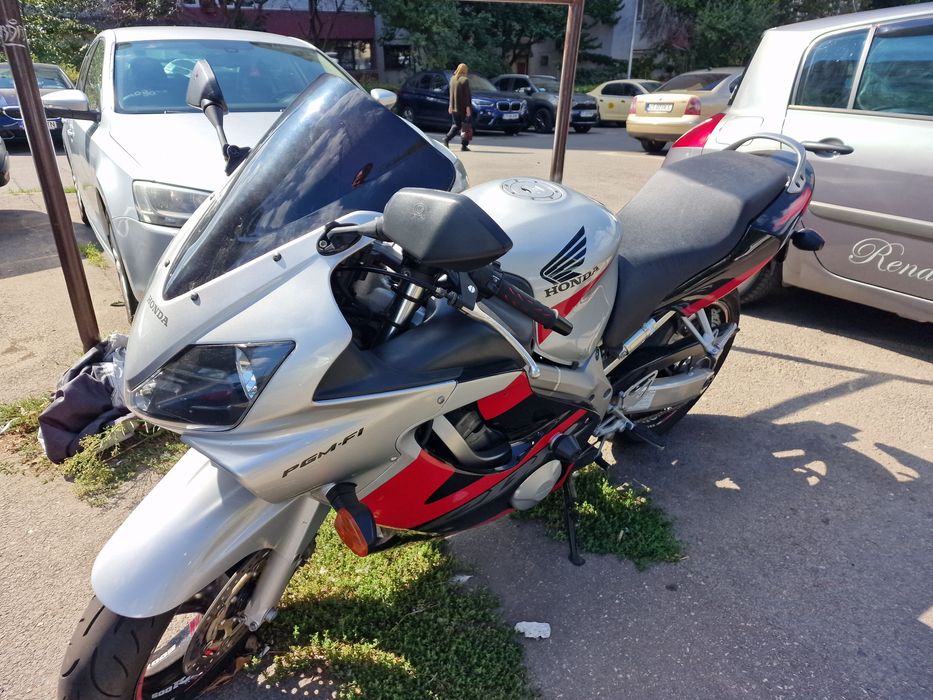 Honda   cbr f4i 600