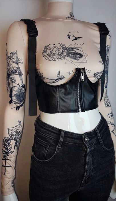 Corset sub sani, piele ecologica