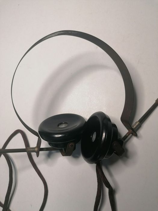 Casti militare Românești (din ebonita) vechi de război,WW 1 ,WW 2