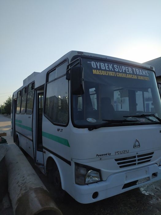 Isuzu avtobus kabina
