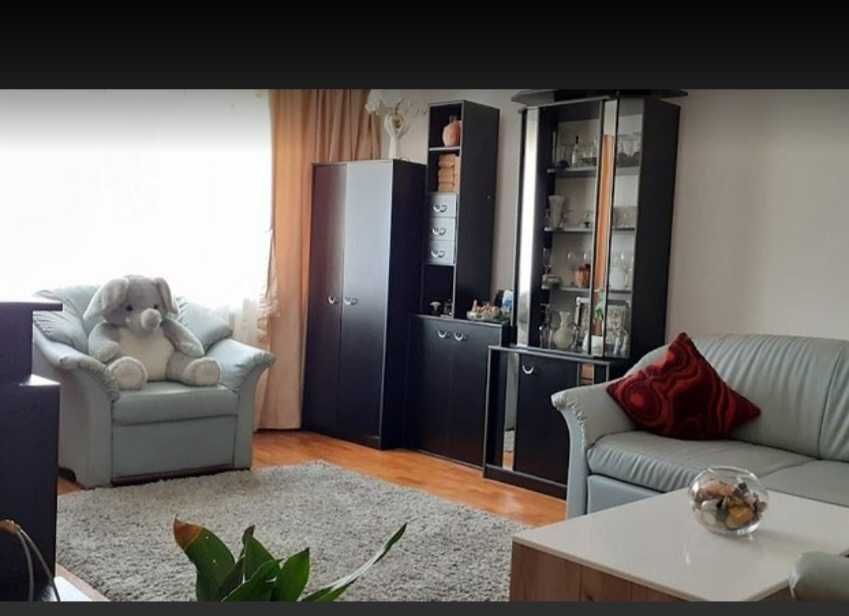 Apartament 3 camere de vânzare