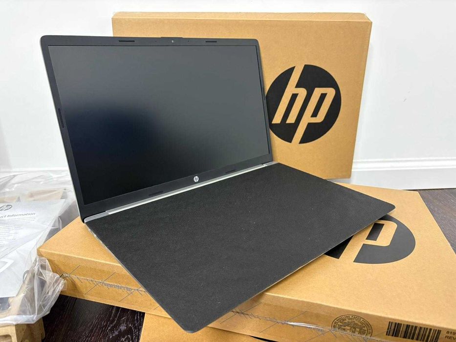 Laptop HP cu display 17.3 full hd  , Ryzen 3 5300u  -nou , sigilat