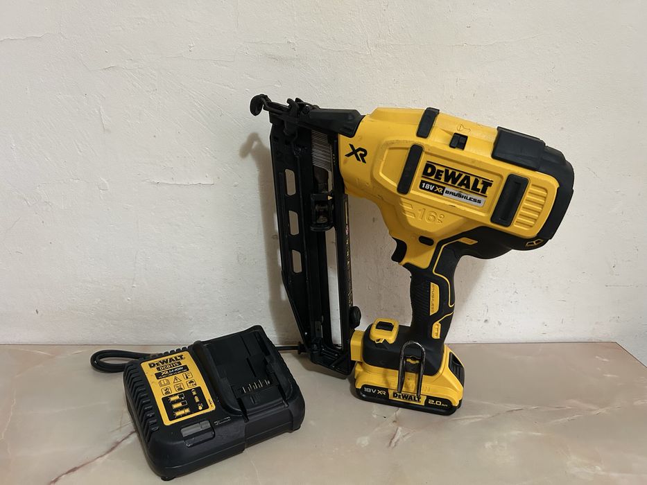 Dewalt DCN 660 pistol de cuie finisaj