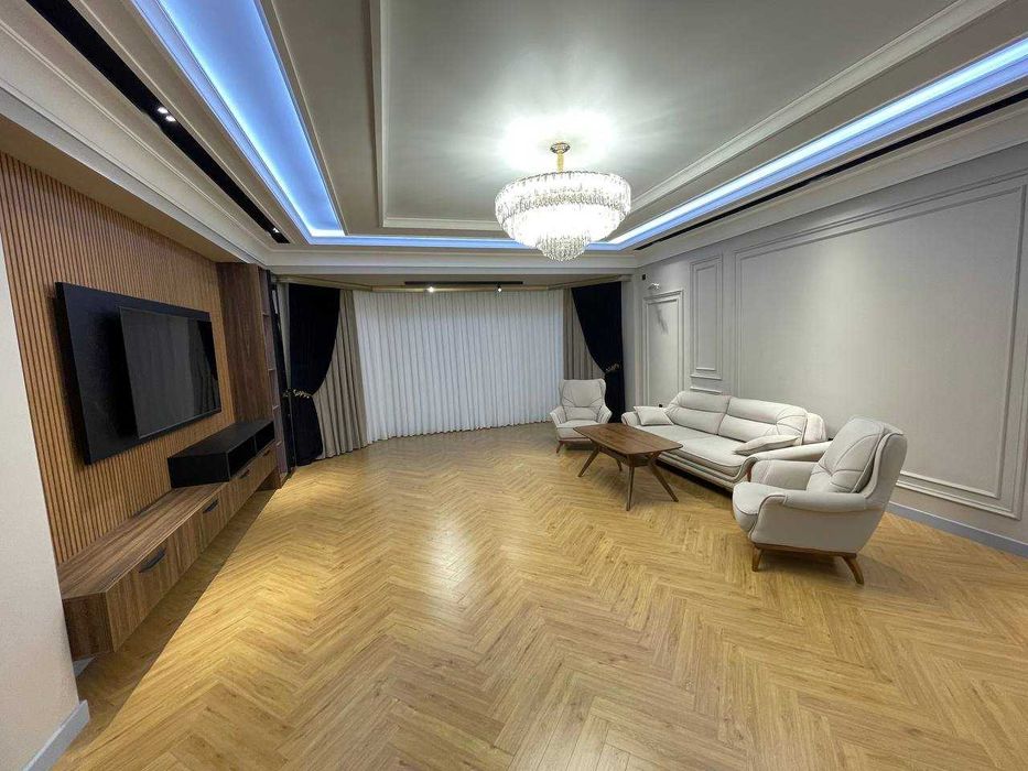 Сдаётся квартира на Садык Азимова...