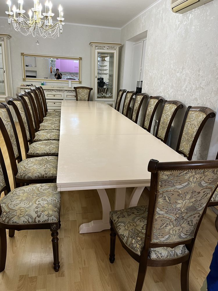 Стол  для гостиной