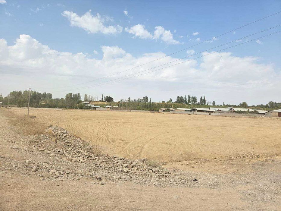 Продается 4 гектаров земли в Паркенте