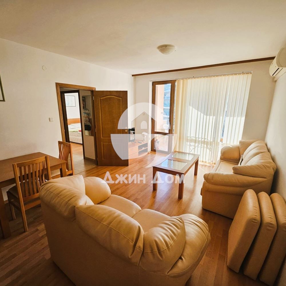 Продава се Двустаен апартамент в к.к. Слънчев бряг - 62 кв.м за 1081 €/кв.м - Снимка #1
